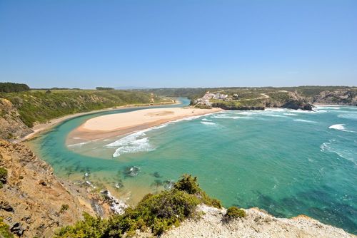 De l'Algarve à l'Alentejo, passez un été sur les plages de rêve du Portugal où le soleil brille toute l'année