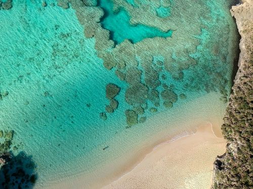 Ce pays est l’un des plus visités au monde mais peu de gens savent qu’il cache des plages paradisiaques (comparables aux Maldives ou aux Seychelles) !