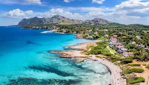 Vous partez à Majorque ? Découvrez cette petite station balnéaire du nord qui cache les plus belles criques des Baléares