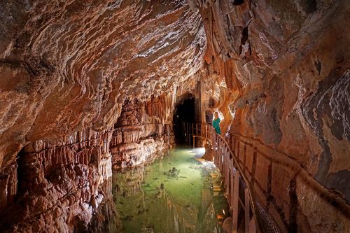Immersione nella grotta di Limousis