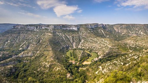 Le cirque de Navacelles : un canyon vertigineux peu connu en France, à seulement 1h30 de Montpellier
