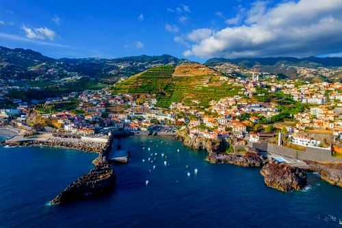 Surnommée l’île du printemps éternel, ce havre de paix portugais se démarque en Europe ! 