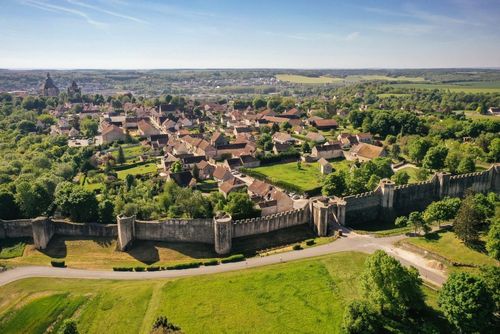 "It's like being in the countryside... 3 bucolic villages not to be missed, just 1 hour from Paris