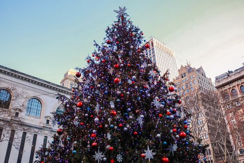 A tour of New York’s finest Christmas lights displays