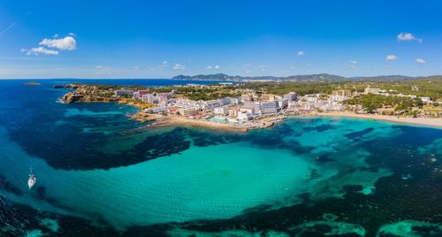 Scopri la località balneare di Santa Eulària des Riu