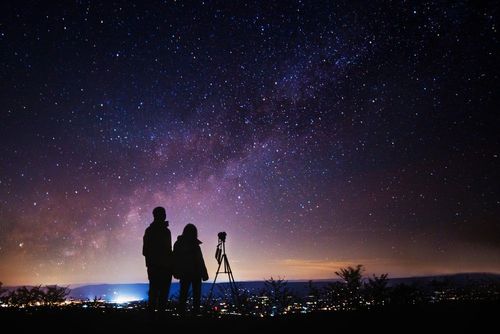 La Nuit des Étoiles 2025 : où observer le ciel et les étoiles filantes au mois d'août en France ?