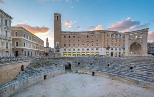 Piazza Sant’Oronzo, il cuore pulsante della città