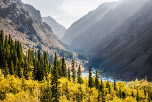 Oubliez l'Asie du Sud-Est et découvrez l'Asie centrale en visitant ce pays magnifique ignoré des touristes !