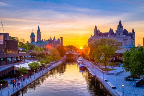 Passeggiata lungo il Canale Rideau a Ottawa