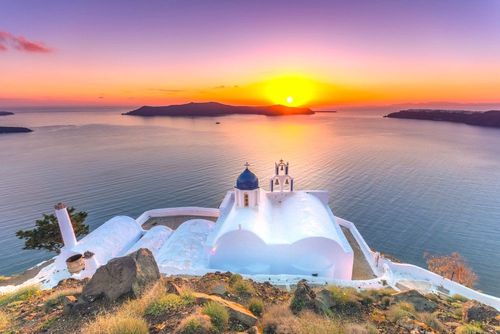A Santorin, ces 3 points de vue pour des couchés de soleil de rêve ne sont connus que des locaux !