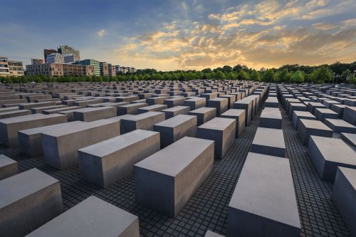 Recordando en el Memorial del Holocausto