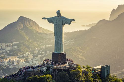 Una vista mozzafiato di Rio de Janeiro dal Cristo Redentore