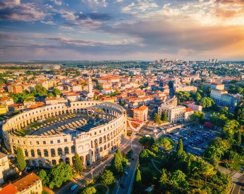   Connaissez-vous cette ville qui ressemble à Rome (en moins cher) et avec la mer en bonus ?