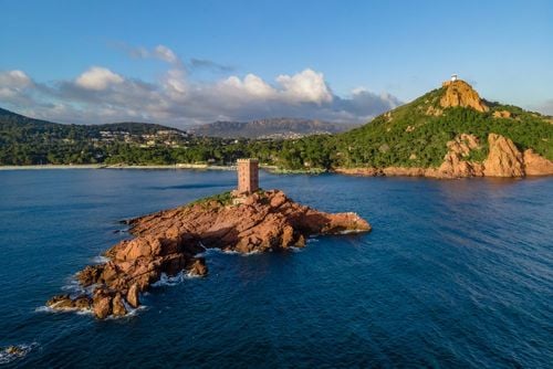 On a repéré ce bon plan : échappez-vous 2 jours à Saint-Raphaël dans un hôtel 4* avec spa et petit-déjeuner, dès 77 € par personne !