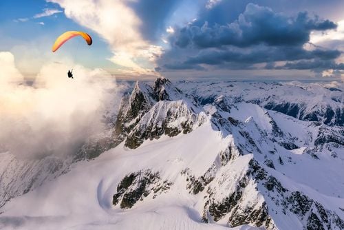Mit dem Gleitschirm über die 2 Alpes fliegen