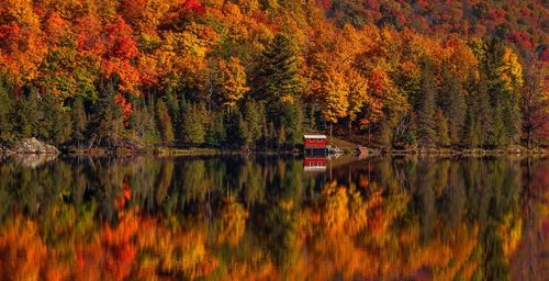 Strand, Wein und Pumpkin Spice: Die schönsten Orte für den Herbsturlaub