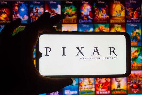 Cette exposition inédite vous embarque dans l'univers des films Pixar avec des décors grandeur nature ! 