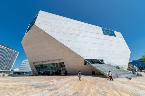 Porto, die moderne Stadt besuchen