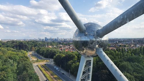 Visita all'Atomium di Bruxelles, emblema della città