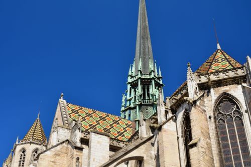 Un'evasione gotica nella Cattedrale di Saint-Bénigne a Digione