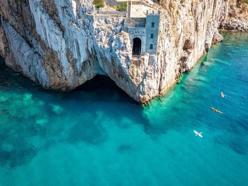 "L'île aux mille visages" : voici les plus beaux paysages de la Sardaigne à admirer entre plages de rêve et villages pittoresques