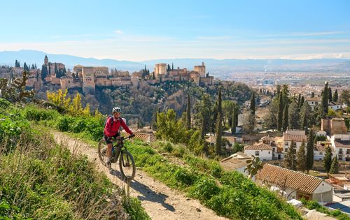 España a dos ruedas: viajes en bicicleta por la península. 