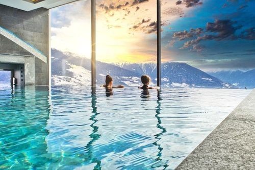 Cette impressionnante piscine d'Europe est la plus belle du monde. Attention, vous n'allez plus vouloir en sortir