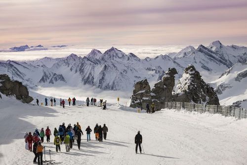 Did someone say Apres-Ski? Experience Austria’s Mayrhofen Snowbombing & Music Festival this April!