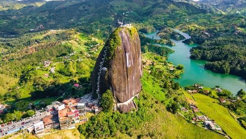 A 2h de Medellin, découvrez le village le plus instagrammable de Colombie (il est impressionnant de beauté)