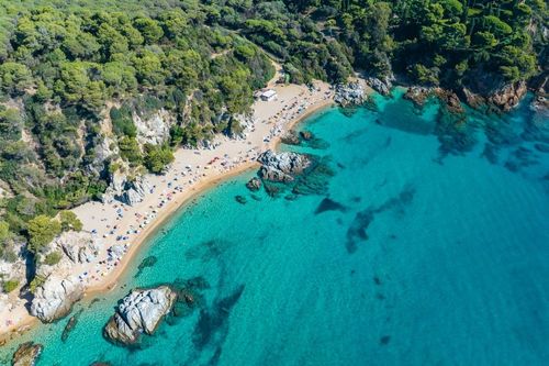5 plages aux eaux turquoise à voir à Lloret de Mar cet été ! 