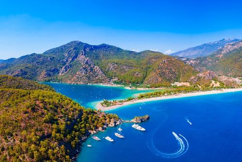On a repéré cette offre sur la Riviera turque : croisière en goélette, 8 jours en pension complète avec vols inclus à partir de 1142 €