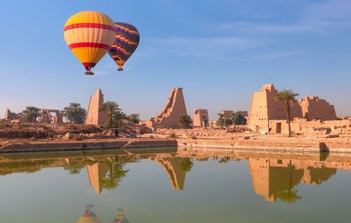 Ces lieux sont encore plus magiques quand on prend de la hauteur ! Voici 11 spots où faire de la montgolfière