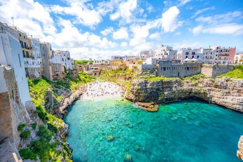 Pour une évasion ensoleillée au printemps, voici des idées de destinations pas chères en France ou à l'étranger !