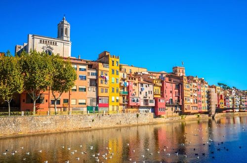Il n’y a pas que des plages en Catalogne ! Découvrez ses trésors architecturaux et artistiques !
