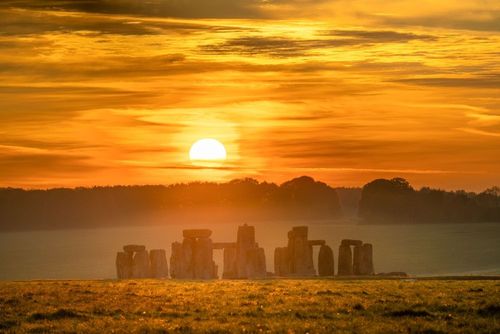Celebrate the summer solstice: rituals, traditions and activities