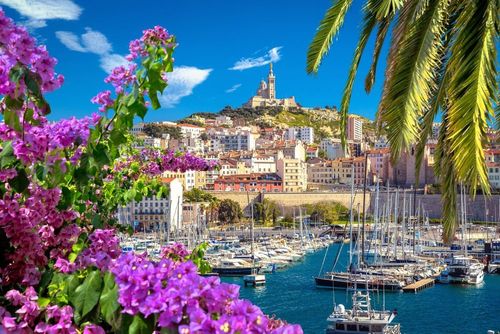 Marseille : ambiance, menu et vue à couper le souffle... Ce rooftop a été élu parmi les 50 meilleurs d’Europe !