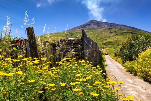 L'ascension fascinante du Stromboli : entre feu et merveilles