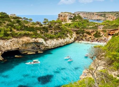 Les criques paradisiaques de Minorque : un trésor caché des Baléares