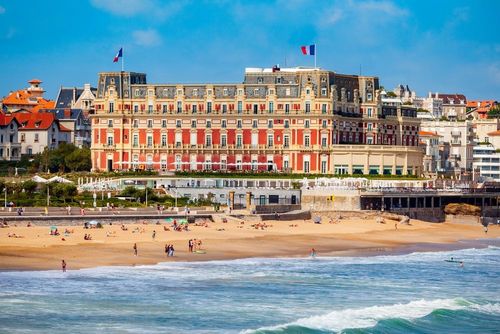 On a repéré ce bon plan : une escapade chic à Biarritz dans un hôtel 4*, à deux pas de la Grand Plage, dès 108€ par personne
