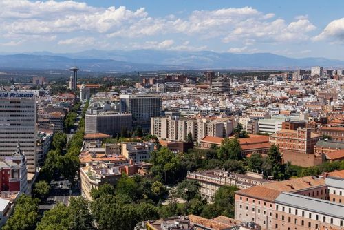Découvrez Madrid autrement ! 5 rooftops incroyables où aller pour observer la capitale espagnole de haut