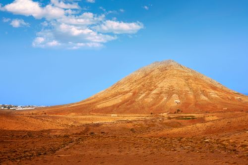 Entdecken Sie den heiligen Berg Tindaya auf Fuerteventura