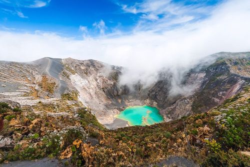 Il vulcano Irazù e il suo lago acido, un'esperienza unica e memorabile