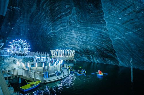 Ce pays situé à 3h de la France abrite un parc de loisirs souterrain ! Un lieu surprenant à découvrir dans une ancienne mine de sel