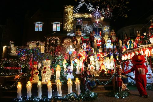 Dyker Heights: discover New York’s most iconic display of festive lights and decorations.