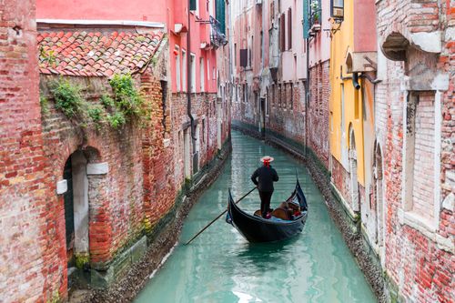 Venezia, lungo i canali