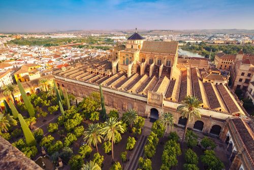 La mosquée-cathédrale de Cordoue : un chef-d'œuvre historique et architectural