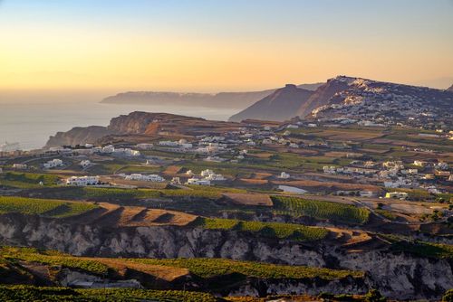 L'Assyrtiko e i vini di Santorini