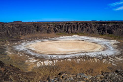 Il cratere Al-Wahba: un gioiello geologico nascosto nel deserto saudita