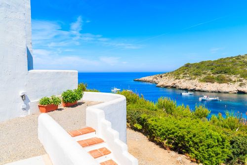 Dieci hotel incredibili a Ibiza per un cambio di scena nella perla delle Baleari