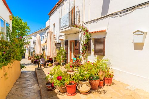 Passeggiate per Sant Joan de Labritja e nuotate nelle selvagge calette del nord